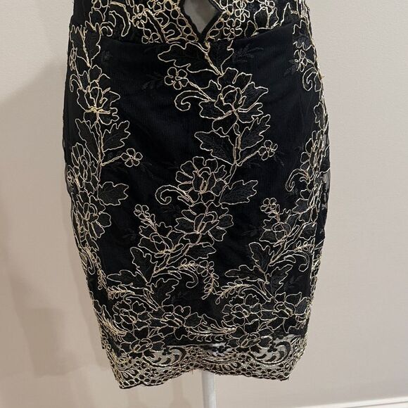 She + Sky Elegant Black Lace Halter Dress Midi Size Medium - Picture 3 of 4